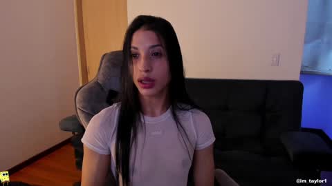 Snapshot of im_taylor chatting on 01.19.25 TAYLOR online show from 01.19.25