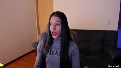 Snapshot of im_taylor chatting on 01.20.25 TAYLOR online show from 01.20.25