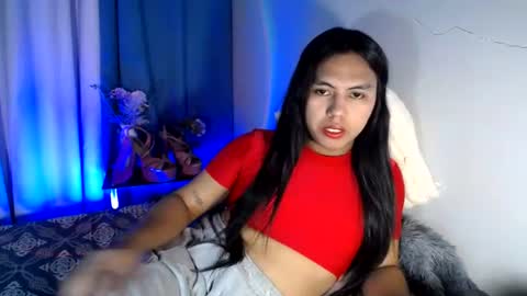 Snapshot of im_ur_girl_demure chatting on 06.24.26 kyline online show from 06.24.26