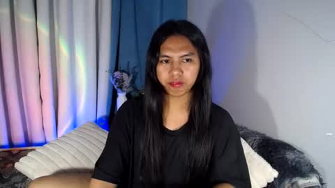 Snapshot of im_ur_girl_demure chatting on 07.19.26 kyline online show from 07.19.26