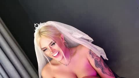 Candy Moore online show from 12.05.24