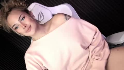 Candy Moore online show from 04.13.26