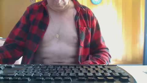 Snapshot of imaussiechris chatting on 04.20.26 Aussie Guy online show from 04.20.26