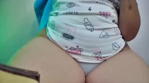 Snapshot of imdirtymilf chatting on 05.12.26 mia latina online show from 05.12.26