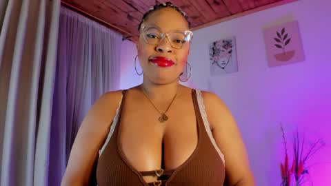 Snapshot of imlauraa chatting on 05.02.26 Laurita Aries Guys on April 13th and 14th I will be offline for my birthday I love you very much. online show from 05.02.26