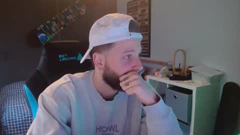 Snapshot of immumu chatting on 12.18.24 immumu online show from 12.18.24