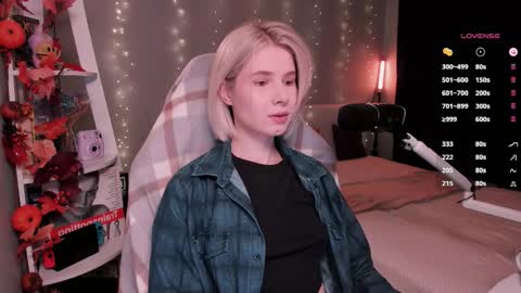 Mia online show from 11.24.25