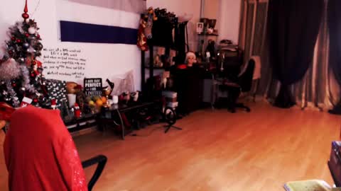 Empress online show from 01.11.25