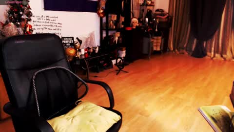 Empress online show from 02.11.25