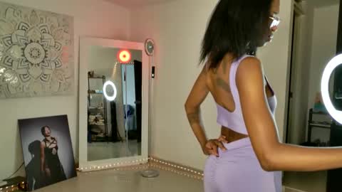 Snapshot of imselma chatting on 03.27.26 Ill take a break see you later to light candles online show from 03.27.26