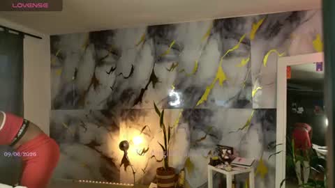 Snapshot of imselma chatting on 06.09.26 Ill take a break see you later to light candles online show from 06.09.26