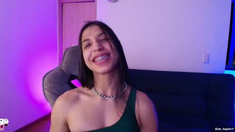 TAYLOR  online show from 10.31.25