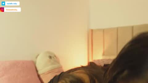 imvickyrachell_ online show from 12.17.25