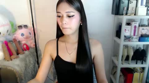 Snapshot of imyourlegalbaby chatting on 04.26.26 Aki online show from 04.26.26