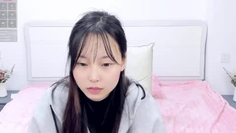 Snapshot of inadaphne chatting on 04.16.26 Ina online show from 04.16.26