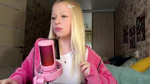 Lola online show from 02.24.26