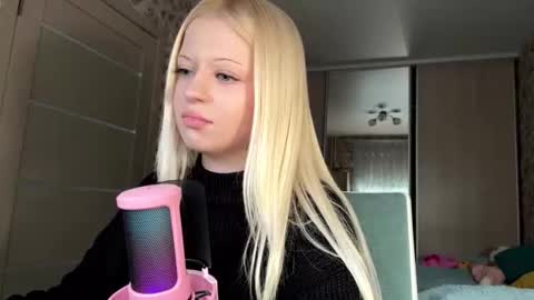 Lola online show from 03.10.26