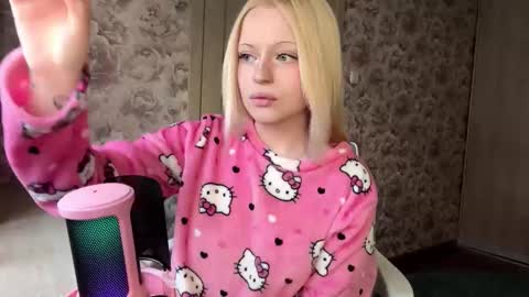 Lola online show from 03.20.26