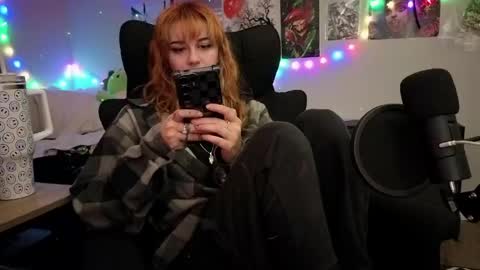 Snapshot of inarafoxxx chatting on 04.26.26 Inarafoxx online show from 04.26.26