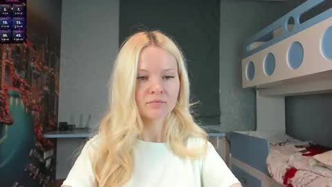Snapshot of incredible__shell_ chatting on 05.06.26 Masha online show from 05.06.26
