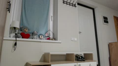 Snapshot of increible_della chatting on 04.30.26 Della online show from 04.30.26