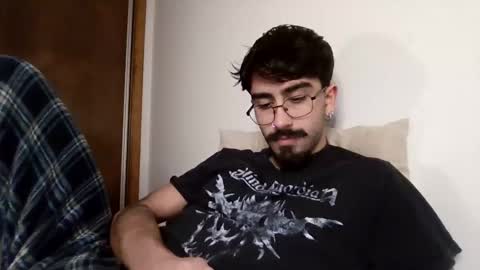 Snapshot of incubusszz chatting on 01.02.25 incubus online show from 01.02.25