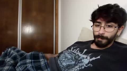 Snapshot of incubusszz chatting on 02.07.25 incubus online show from 02.07.25