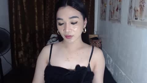 indestructabletrixie online show from 01.04.25