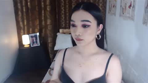 indestructabletrixie online show from 01.13.25