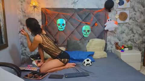 Snapshot of indi_rave chatting on 10.29.25 INDI online show from 10.29.25