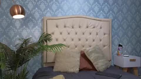 Snapshot of indi_rave chatting on 11.16.25 INDI online show from 11.16.25