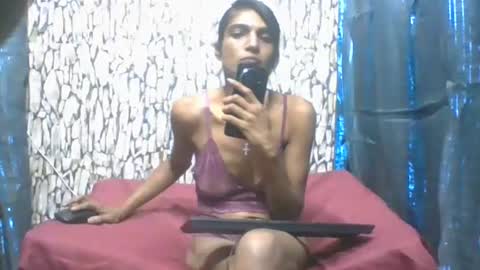 Snapshot of indian_sultry chatting on 10.18.25 SASH online show from 10.18.25