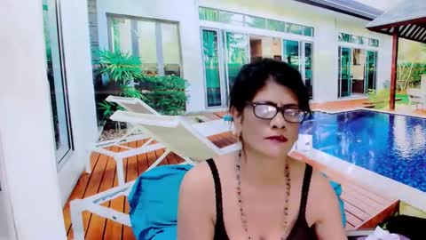 Snapshot of indianallure chatting on 01.21.25 Femiez online show from 01.21.25