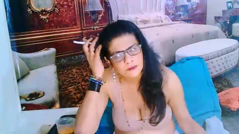 Snapshot of indianallure chatting on 02.01.25 Femiez online show from 02.01.25