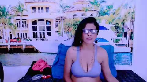 Snapshot of indianallure chatting on 02.05.25 Femiez online show from 02.05.25
