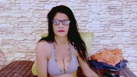 Snapshot of indianallure chatting on 02.18.25 Femiez online show from 02.18.25