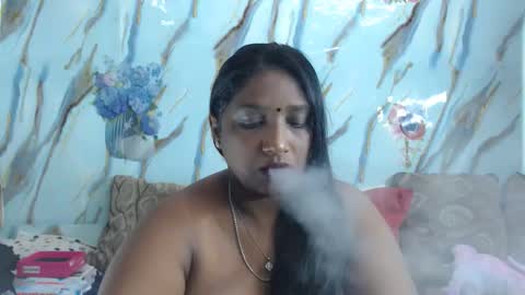 Snapshot of indianblue3 chatting on 06.04.26 tracy online show from 06.04.26