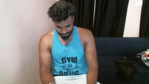 Snapshot of indianbull2023 chatting on 04.20.26 indian slim boy with big for u online show from 04.20.26