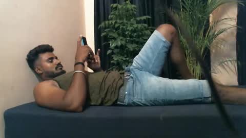 Snapshot of indianbull2023 chatting on 05.01.26 indian slim boy with big for u online show from 05.01.26