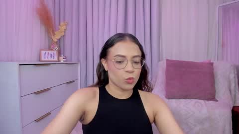 Snapshot of indiancutie_ chatting on 12.30.24 MIA online show from 12.30.24