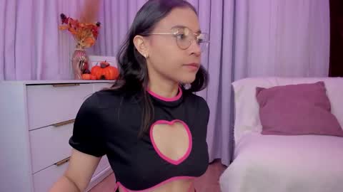 Snapshot of indiancutie_ chatting on 10.20.25 MIA online show from 10.20.25