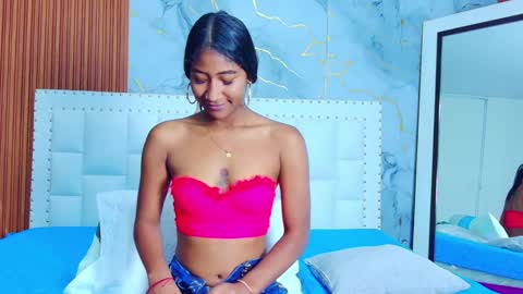 LITTLE AINHOA  online show from 02.01.25