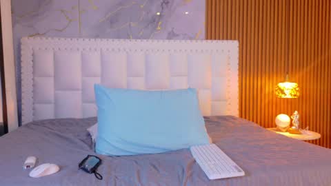 LITTLE AINHOA  online show from 04.03.26