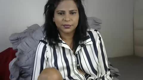Snapshot of indiandreams_ chatting on 09.23.25 Palavi online show from 09.23.25