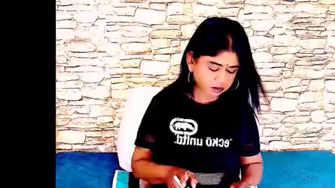 Mika online show from 11.11.25