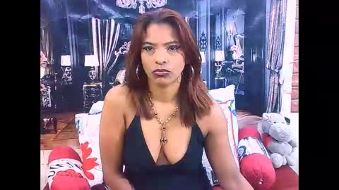 Snapshot of indiansexyass4u2luv chatting on 05.12.26 indiansexyass4u2luv online show from 05.12.26