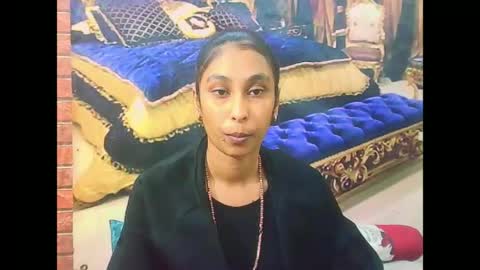 Snapshot of indiansexybutt4u2luv chatting on 06.27.26 indiansexybutt4u2luv online show from 06.27.26