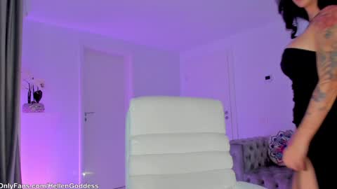 Hellen online show from 10.25.25