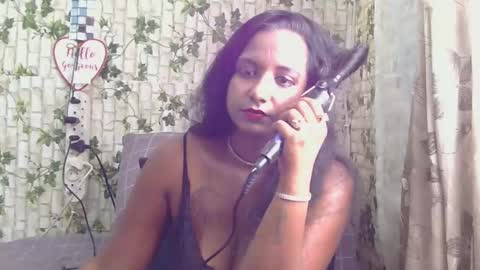 Snapshot of indiantina01 chatting on 02.15.25 tina online show from 02.15.25