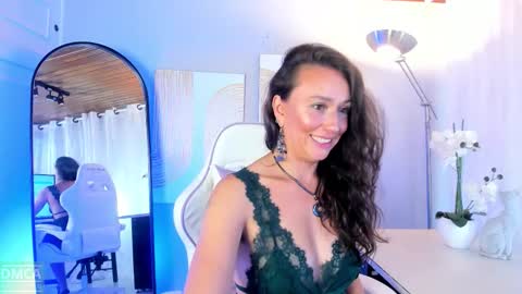 Indigo Wild  online show from 01.05.26